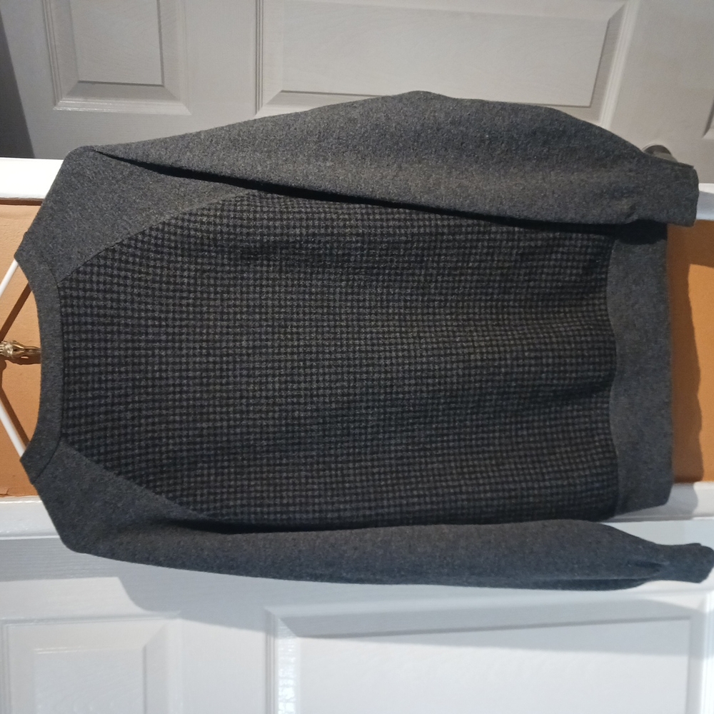 J. Crew Men's Lightweight Gray Plaid Merino Wool Cardigan Sweater. Size L - Picture 7 of 9